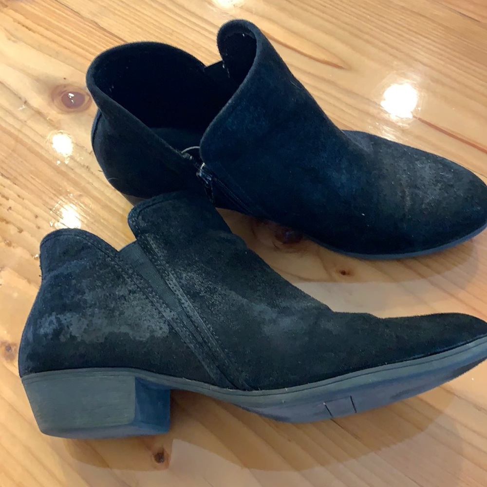 Time&Tru black booties sz 10